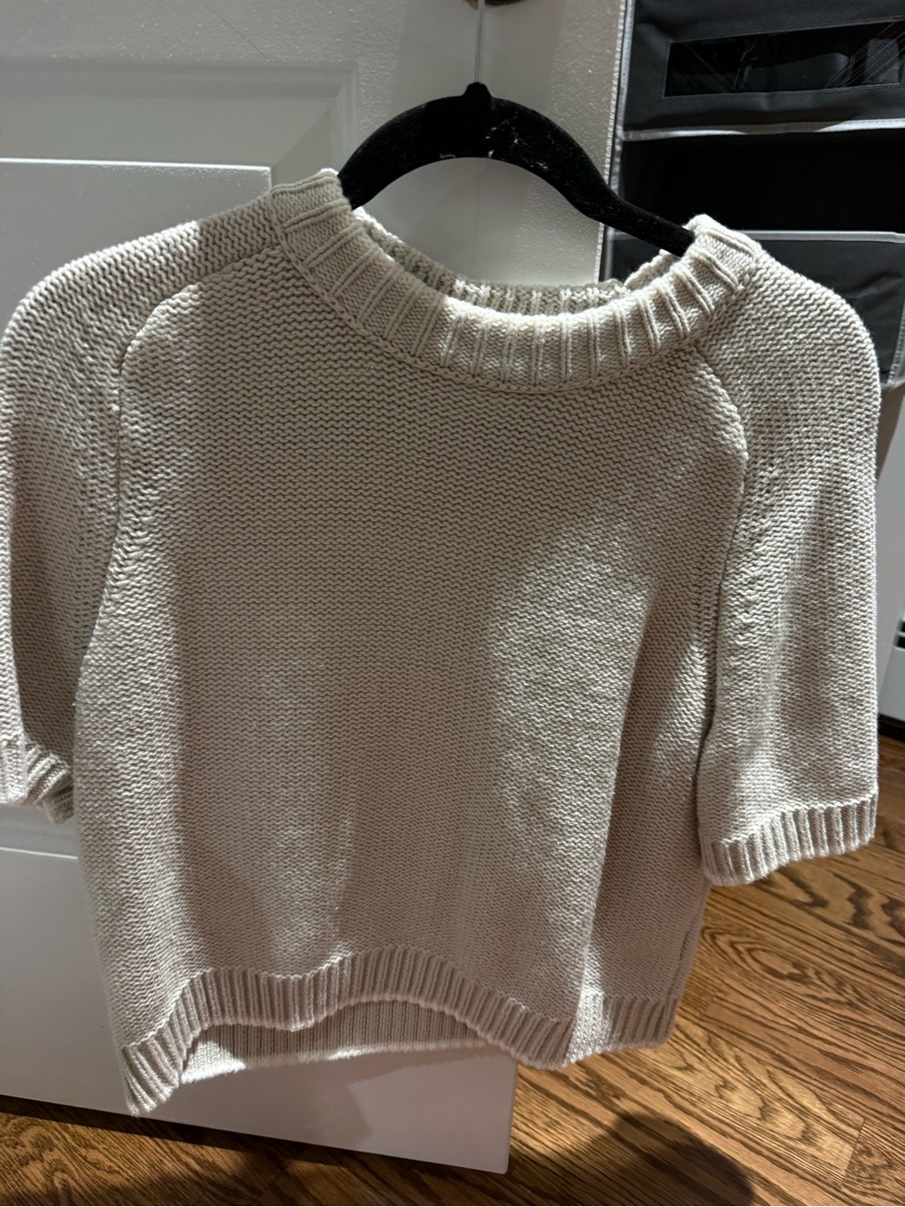 Short sleeve sweater